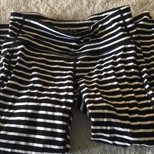 Athleta Cropped Leggings